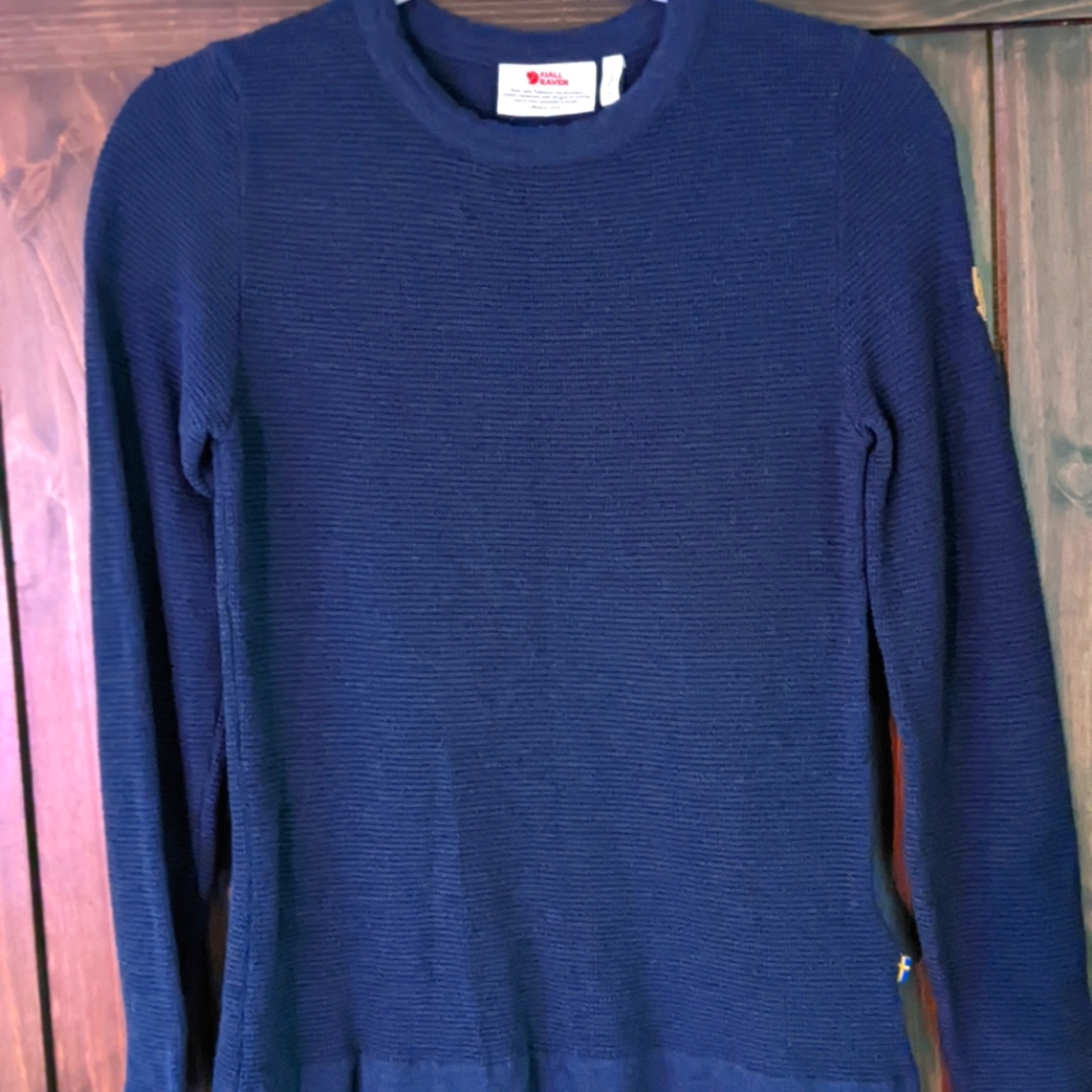 Size S Women's- Fjallraven Thermal. Dark Blue.